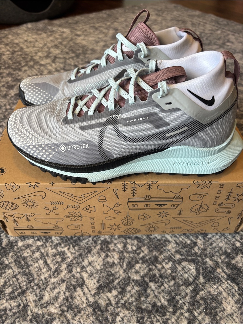 Nike Women’s React Pegasus Trail 4 Gore-Tex Trail Running Shoe 7.5 - smoke/black
